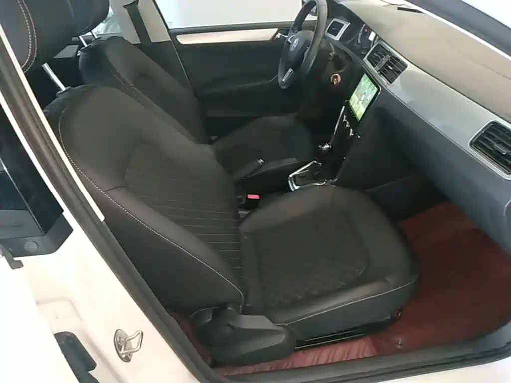 Skoda Rapid — миниатюра 25