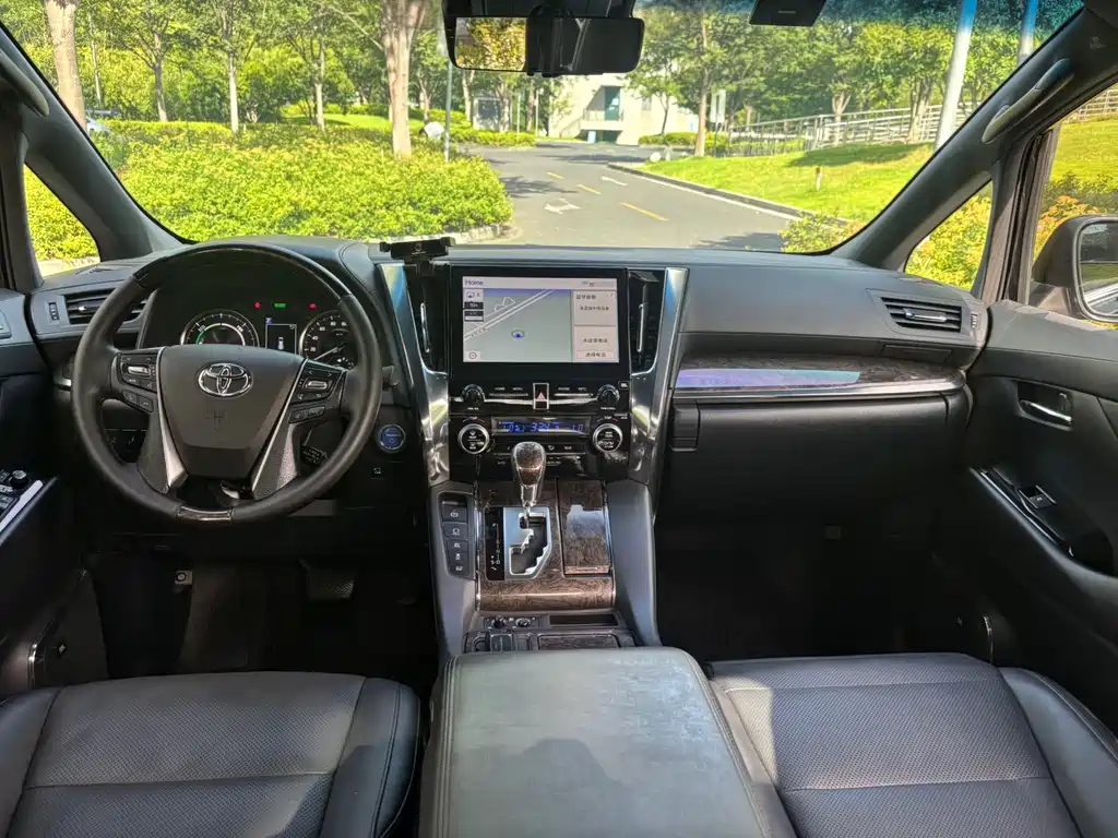 Toyota Vellfire 2020 2.5L HV Luxury