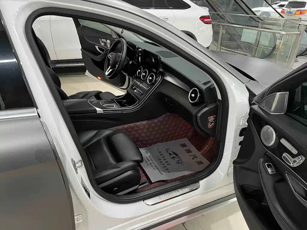 Mercedes-Benz C-Class — миниатюра 6
