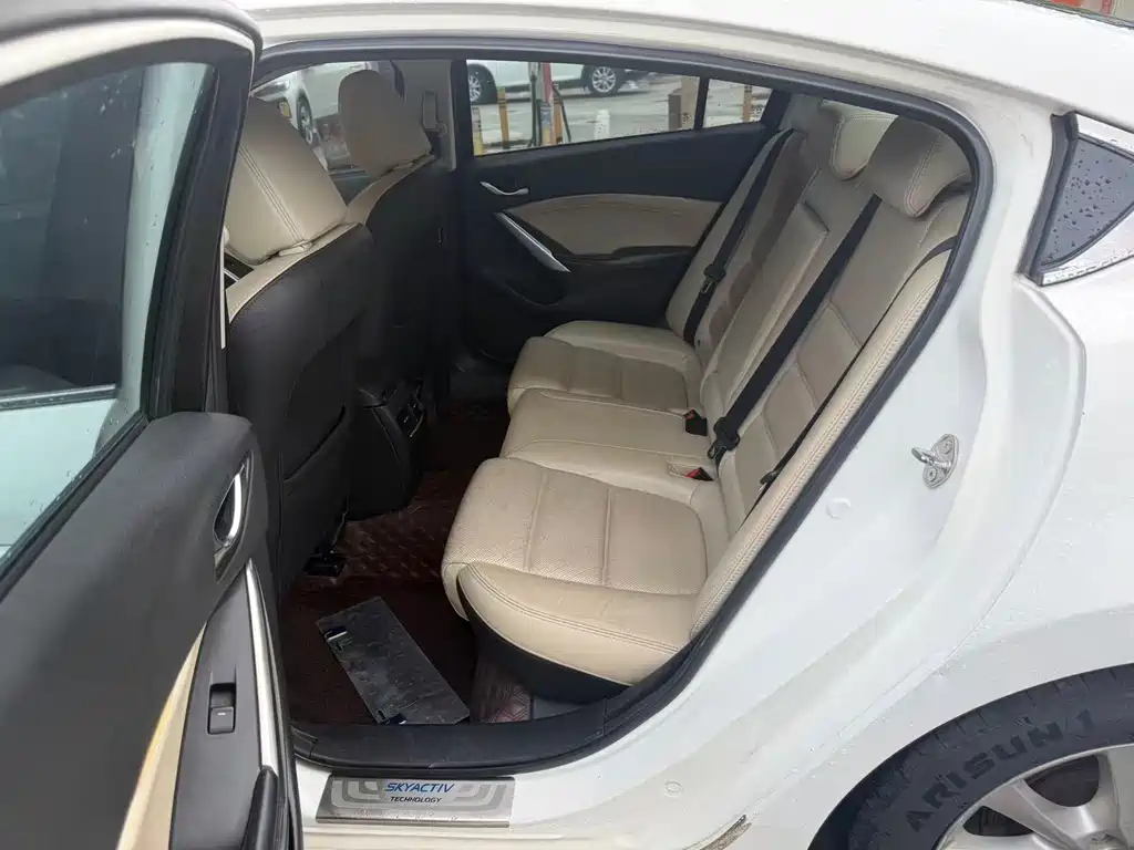 Mazda Atenza 2014 2.0L Luxury