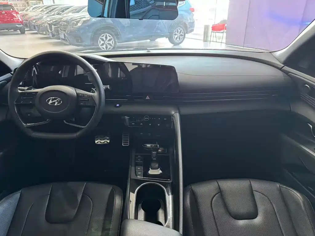 Hyundai Elantra — миниатюра 11