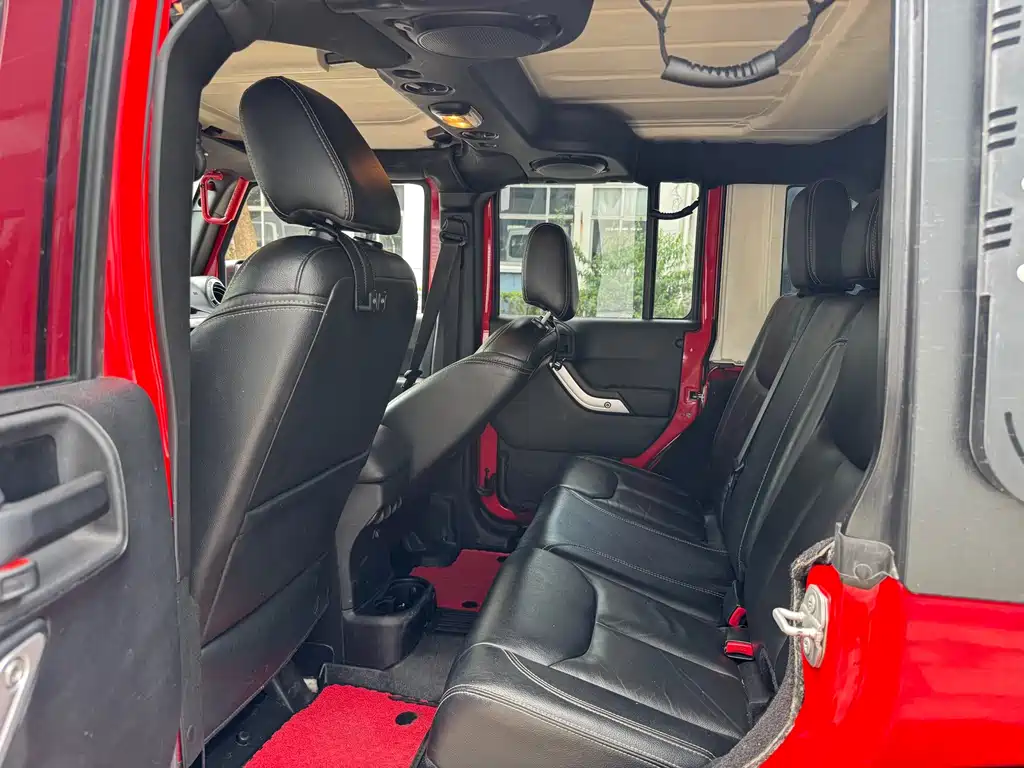 Jeep Wrangler — миниатюра 11