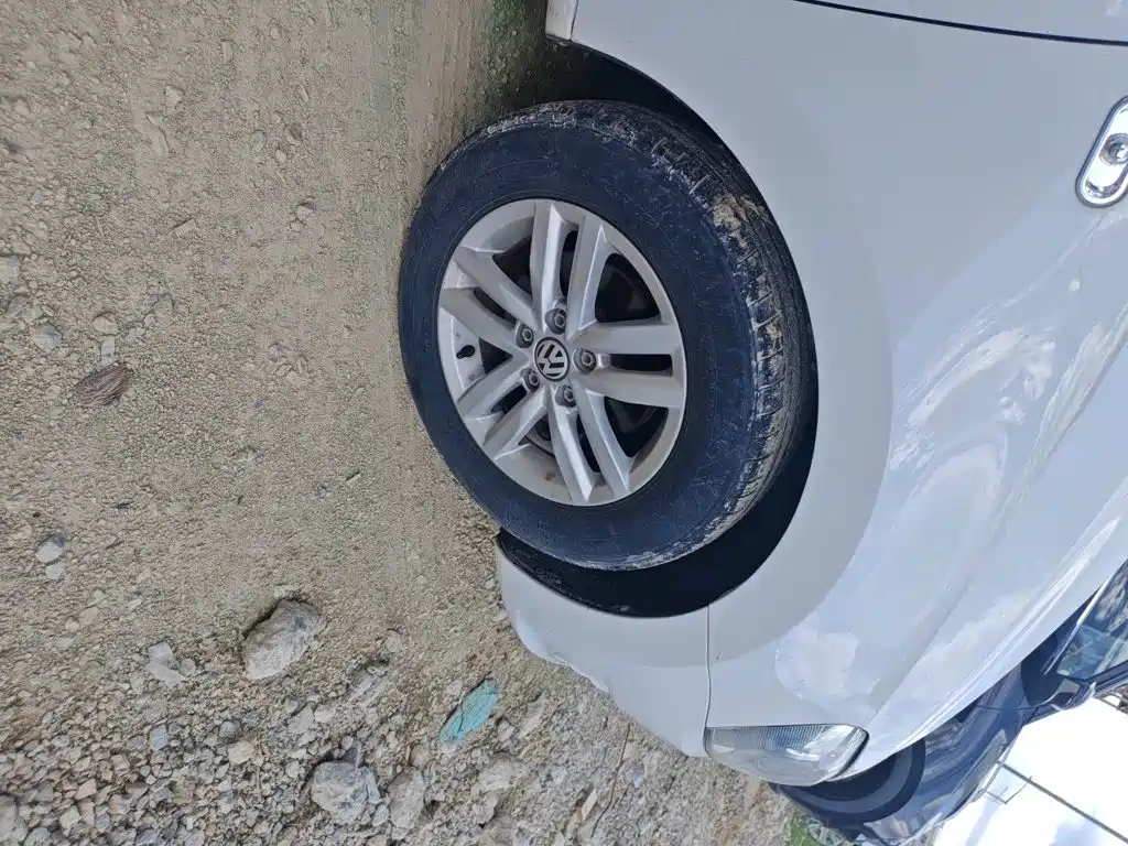 Volkswagen Santana — миниатюра 8
