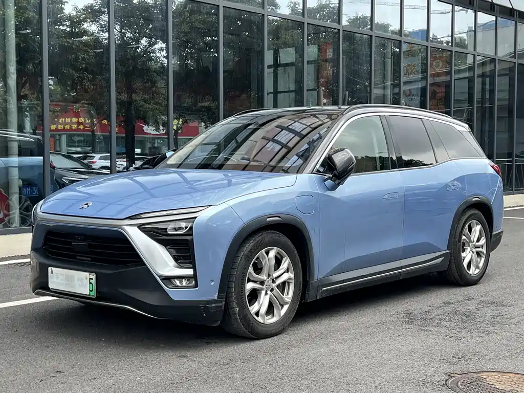 NIO ES8 2018 355KM мест