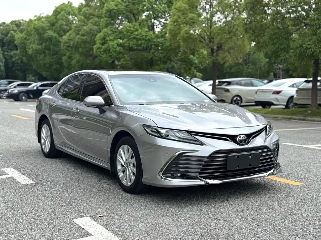 Toyota Camry 2023 2.0G Luxury