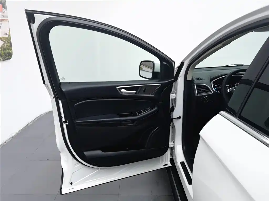 Ford Edge 2015 2.0T GTDi