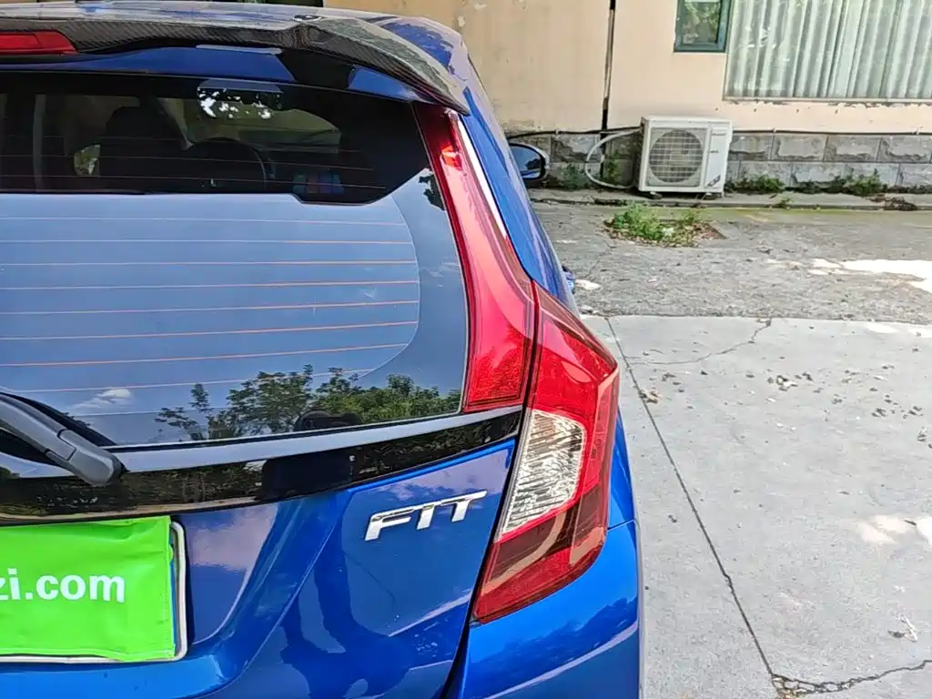 Honda Fit — миниатюра 8
