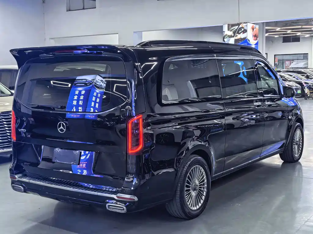 Mercedes-Benz Vito 2021 2.0T 7 мест