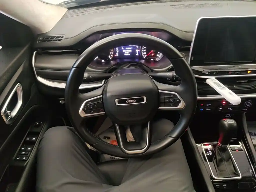 Jeep Compass — миниатюра 11