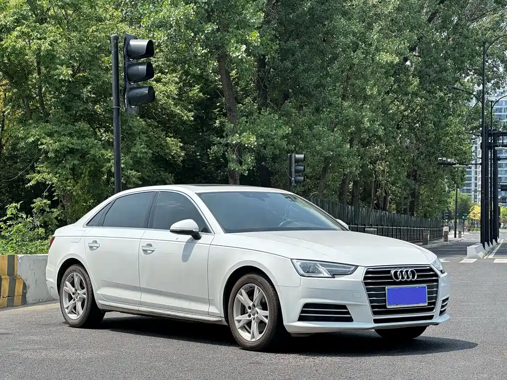 Audi A4L 2017 Plus 40 TFSI
