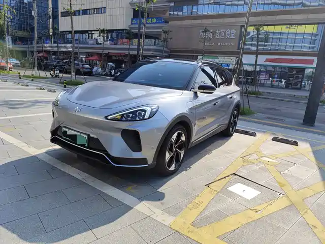 2021 Arcfox αT
