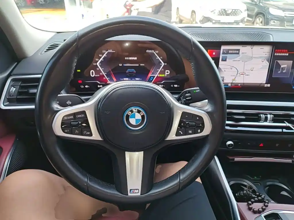 BMW i3 — миниатюра 11
