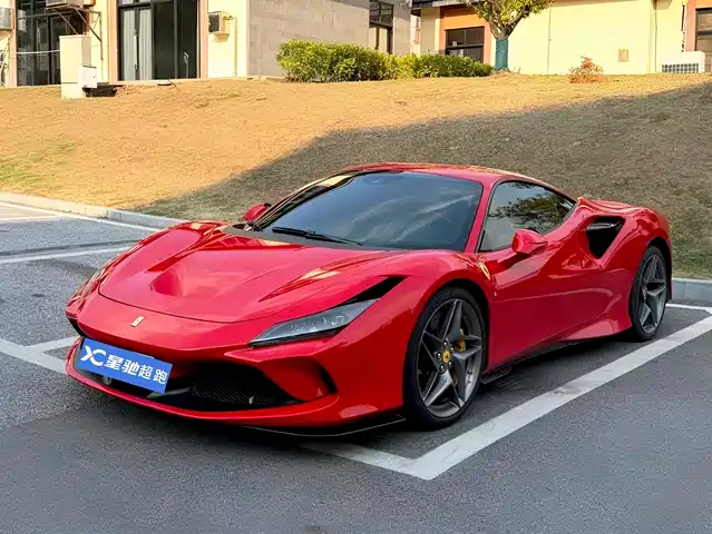 FERRARI F8 2022