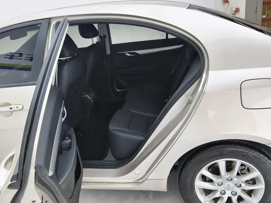 Geely Emgrand — миниатюра 11