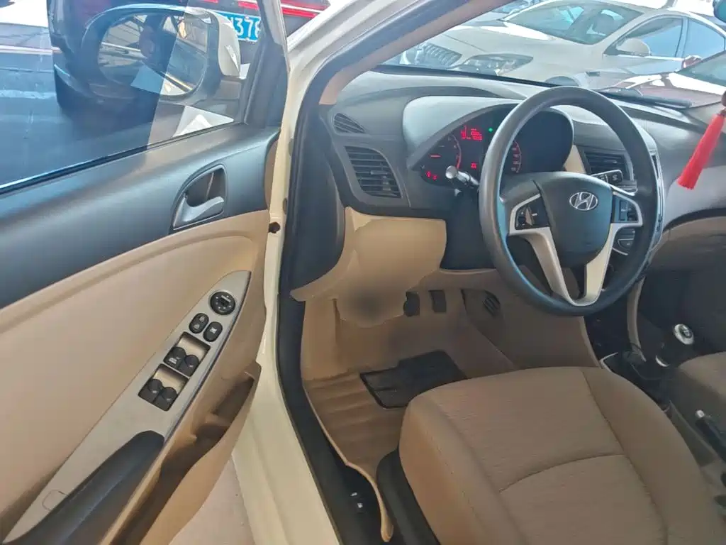 Hyundai Verna — миниатюра 16
