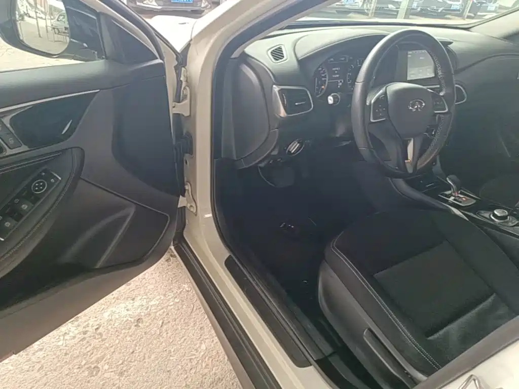 Infiniti QX30 — миниатюра 16