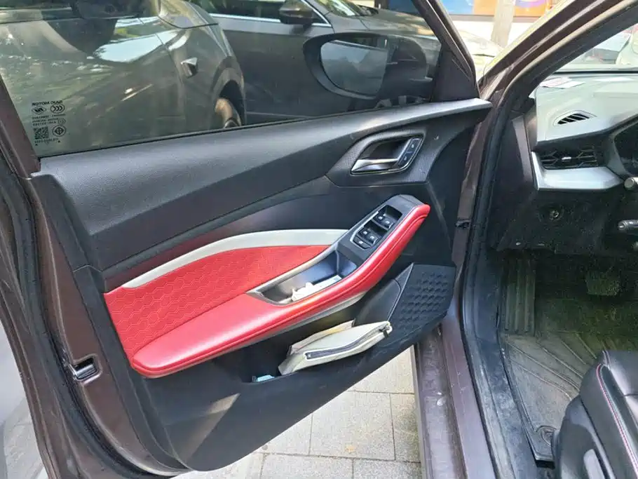 MG MG5 — миниатюра 7