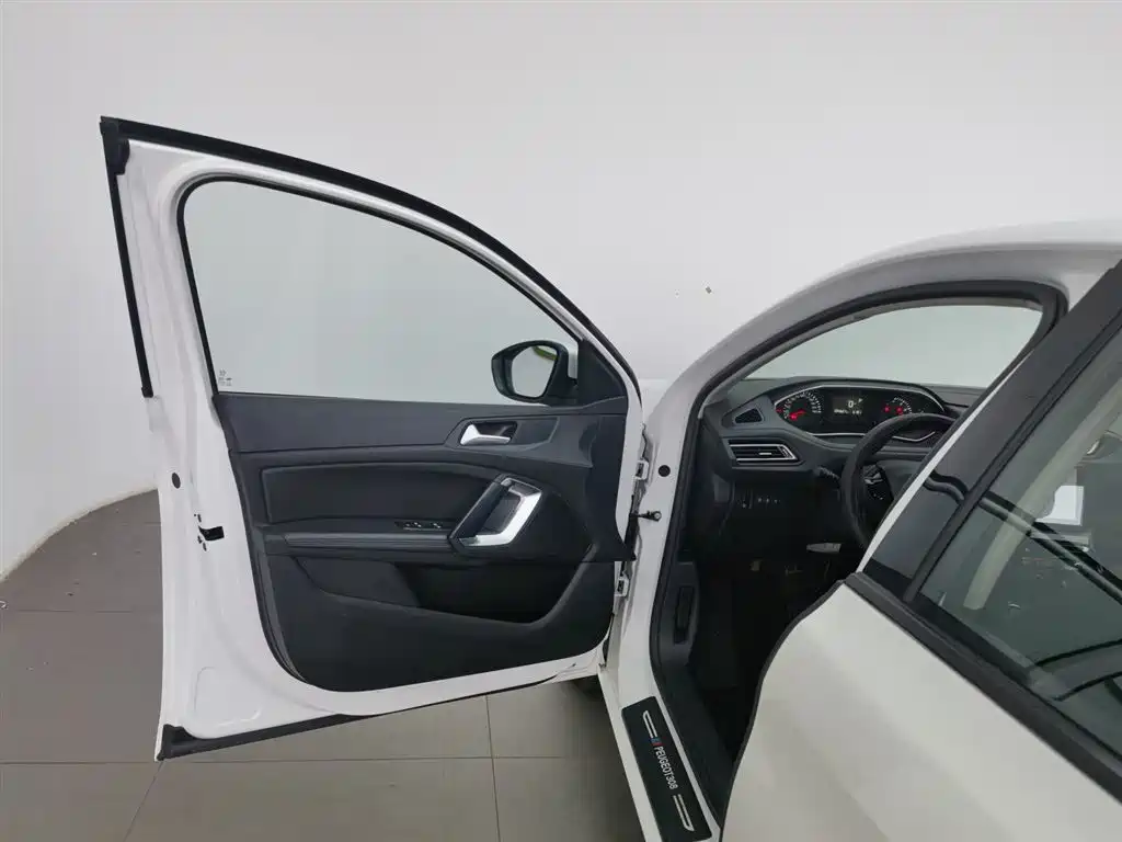 Peugeot 308 2019 190THP AT Fashion V