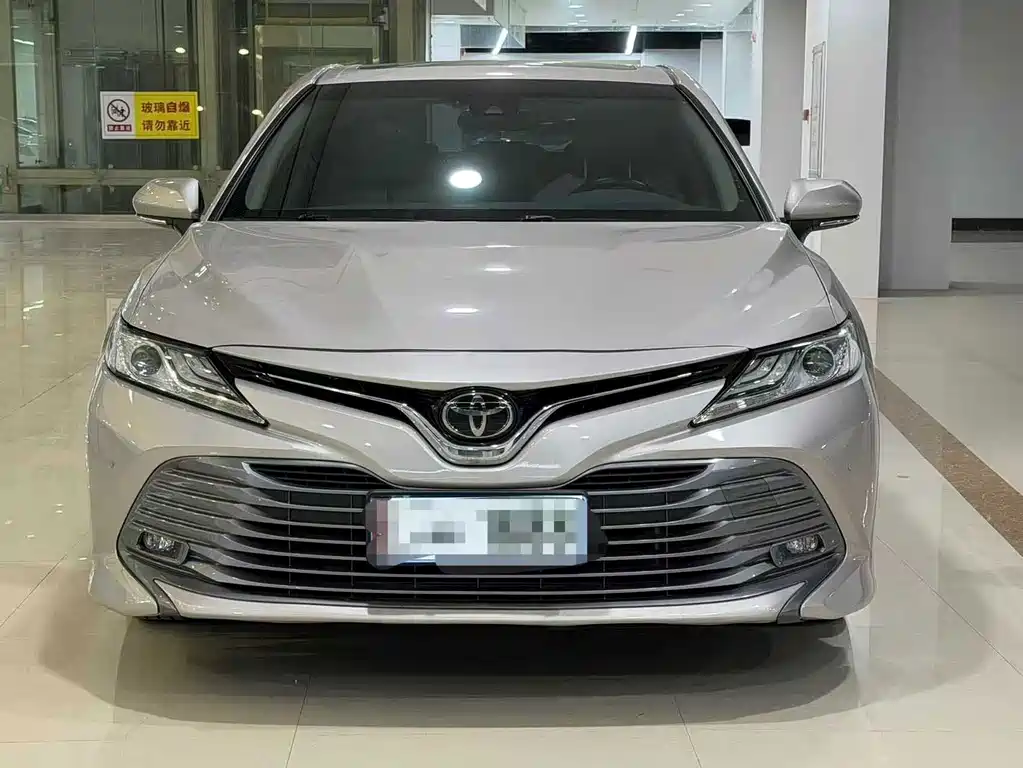 Toyota Camry — миниатюра 2