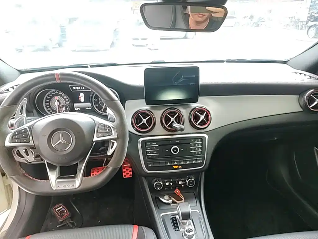 Mercedes-Benz GLA AMG — миниатюра 10