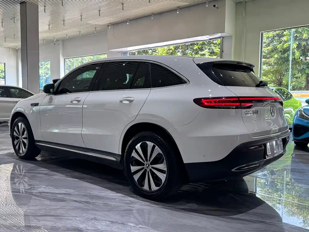Mercedes-Benz EQC — миниатюра 23