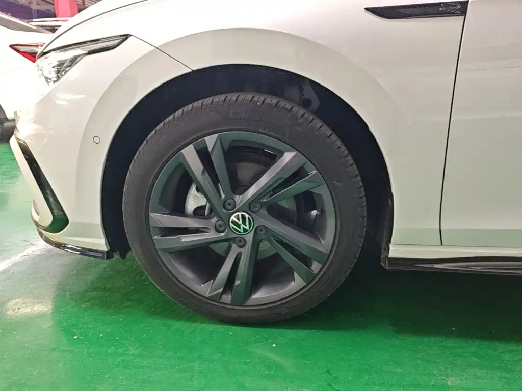 Volkswagen Golf — миниатюра 23