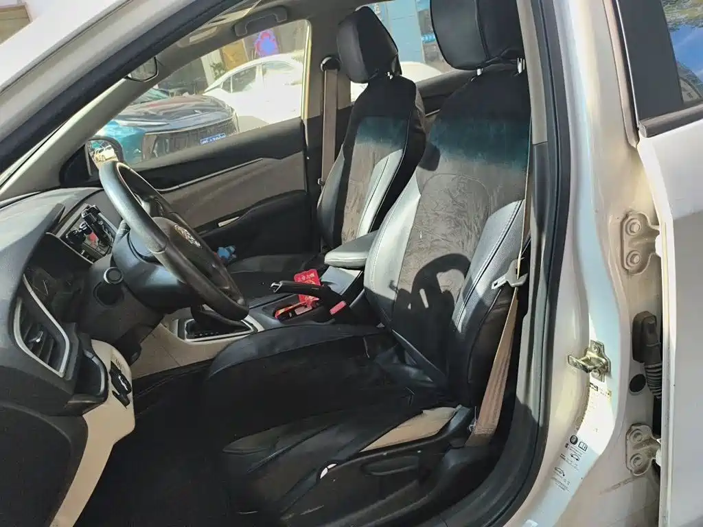 Buick Excelle — миниатюра 8