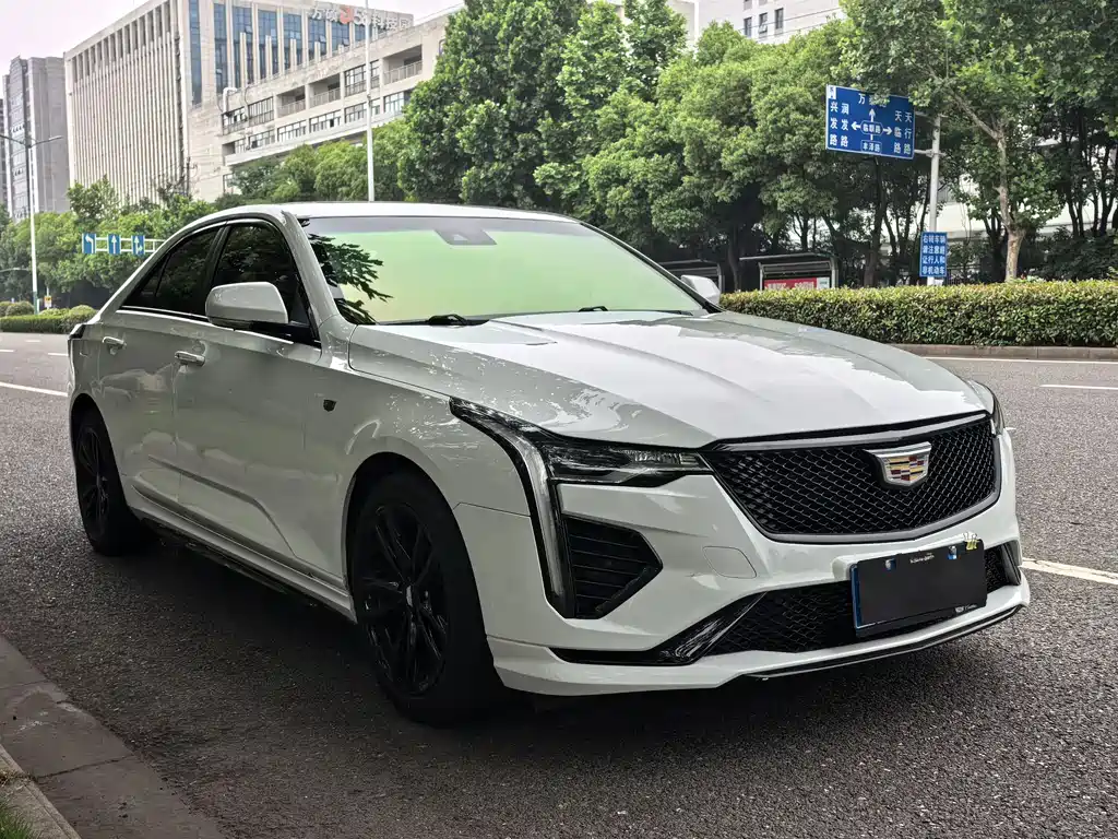Cadillac CT4 2020 28T Fashion