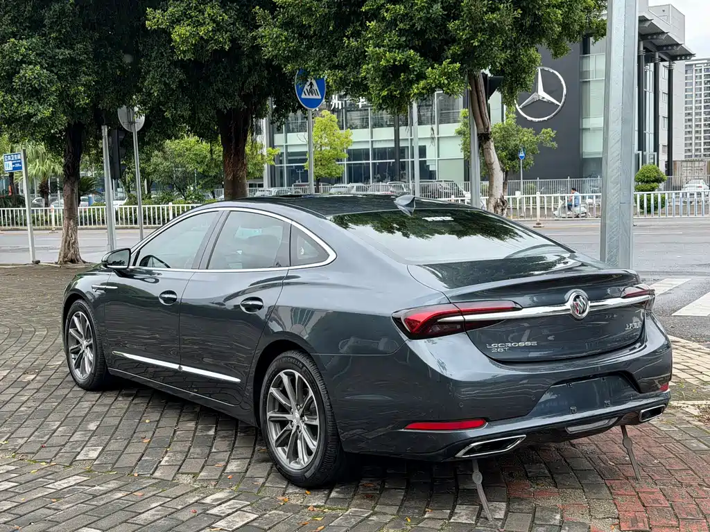 Buick LaCrosse — миниатюра 4