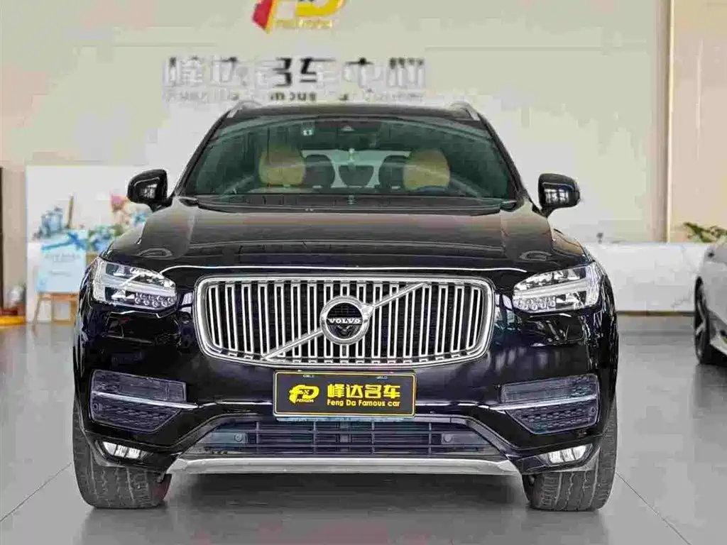 Volvo XC90 2018 T6 7 мест