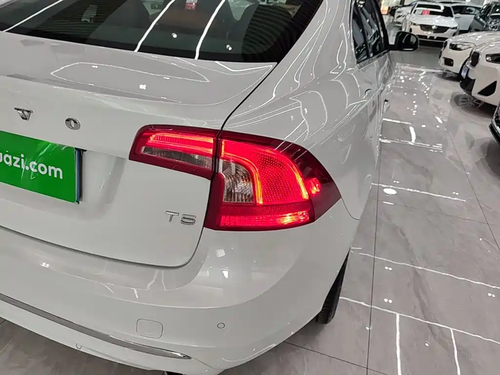 Volvo S60 — миниатюра 8