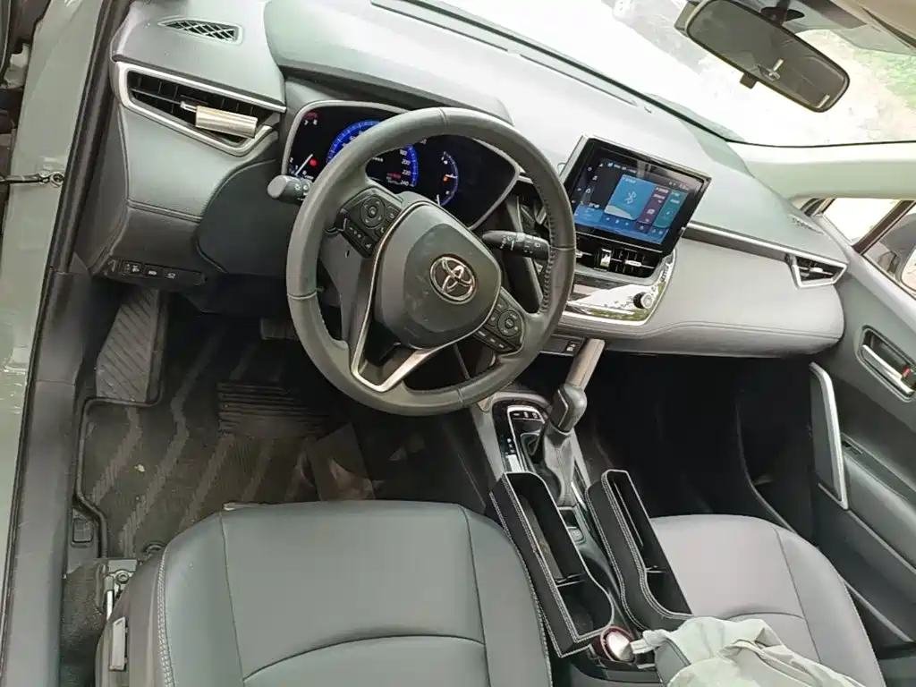 Toyota Corolla Cross — миниатюра 10