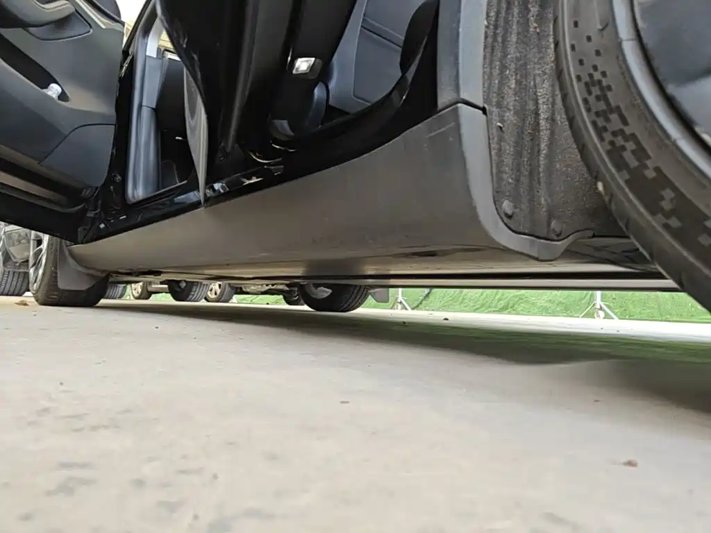 Tesla Model Y — миниатюра 22