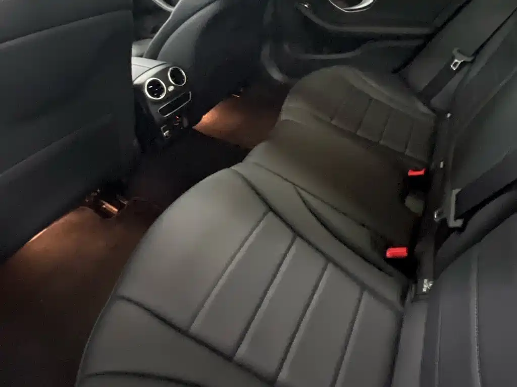 Mercedes-Benz C-Class — миниатюра 7