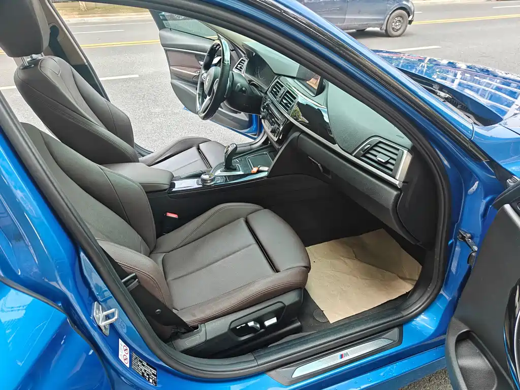 BMW 3 Series — миниатюра 3