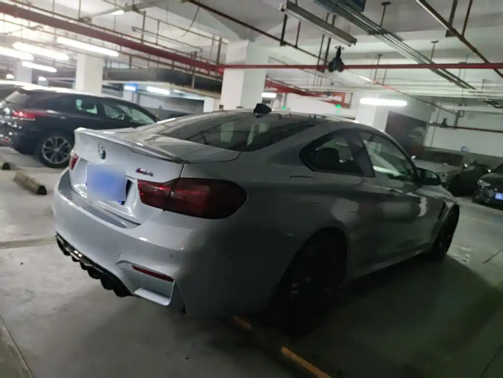 BMW M4 — миниатюра 12