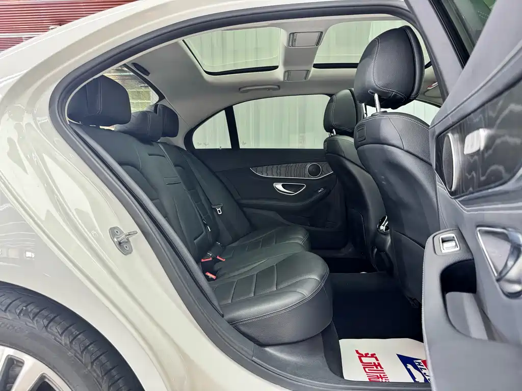Mercedes-Benz C-Class — миниатюра 18
