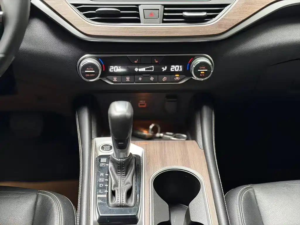 Nissan Teana — миниатюра 8