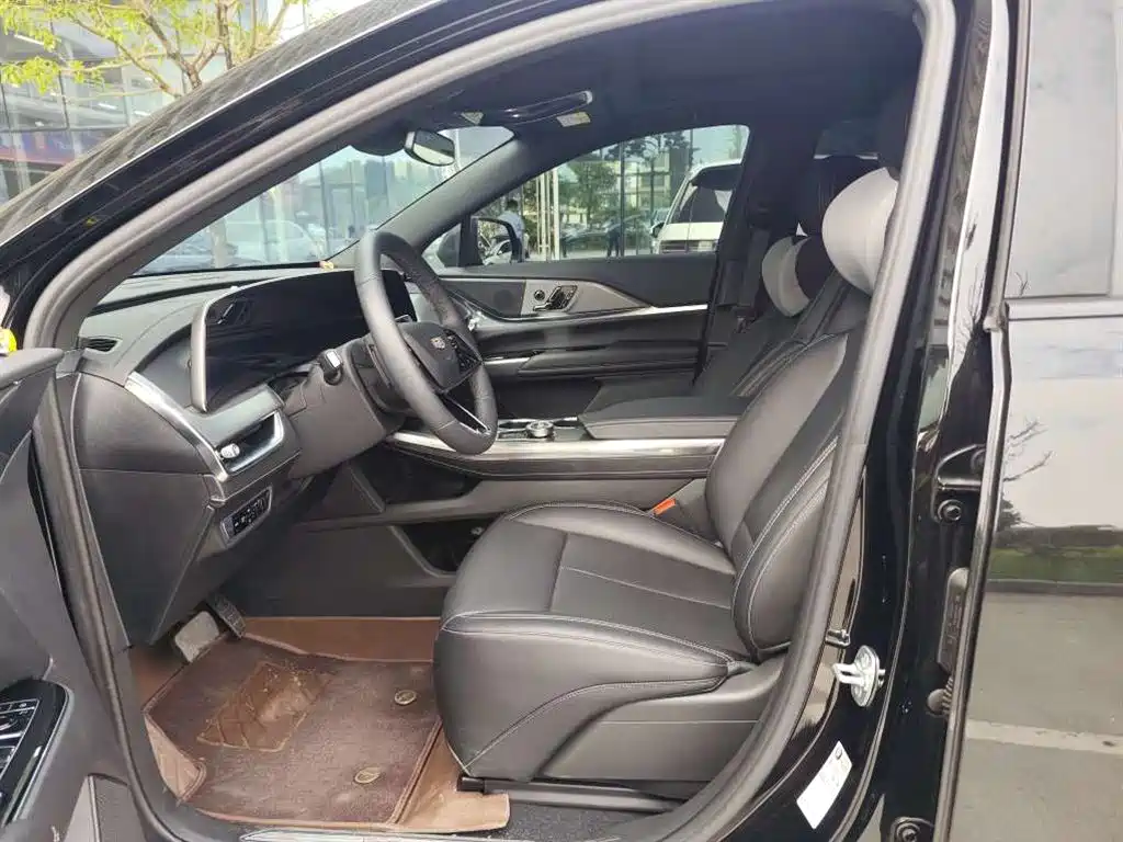 Cadillac XT5 — миниатюра 3