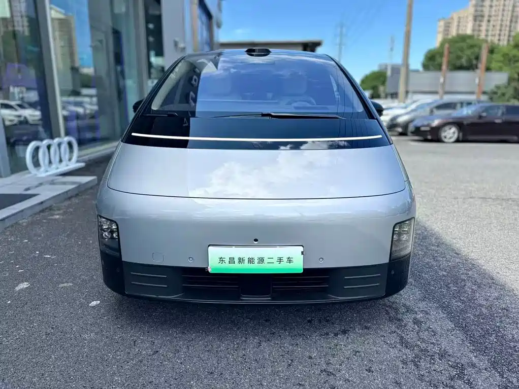 Li Auto Li MEGA — миниатюра 2