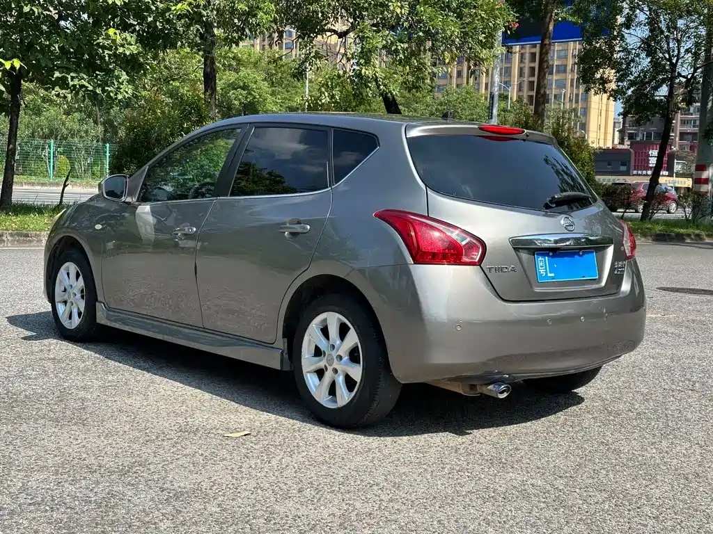 Nissan Tiida — миниатюра 10