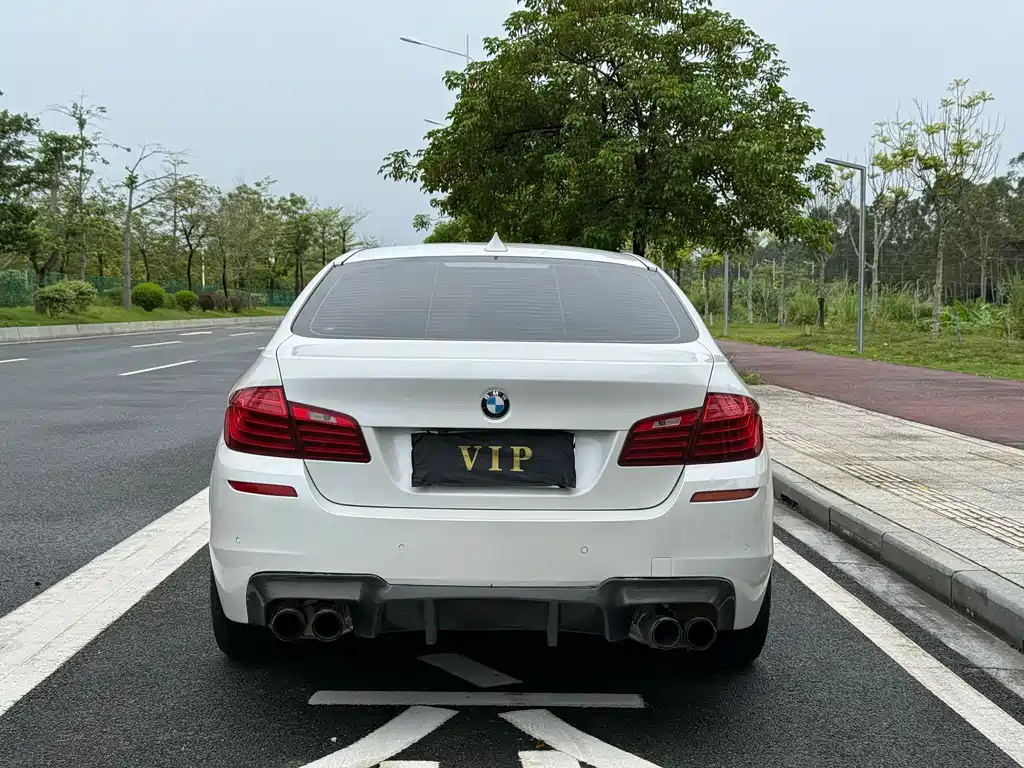 BMW 5 Series — миниатюра 8