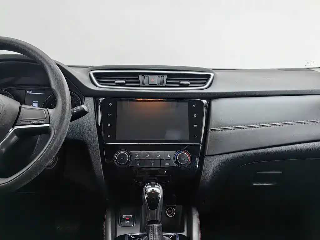 Nissan Qashqai — миниатюра 12