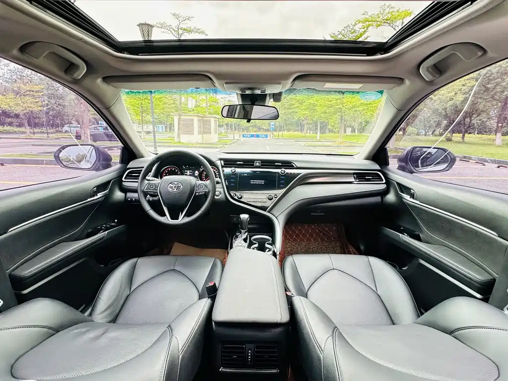 Toyota Camry — миниатюра 22