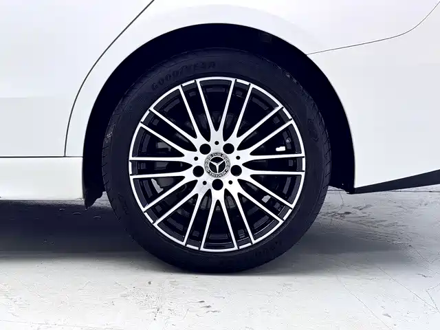 Mercedes-Benz C-Class — миниатюра 19