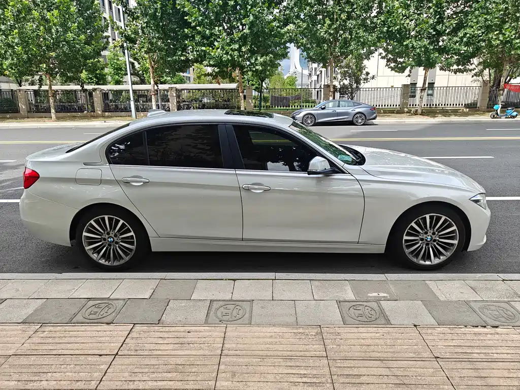 BMW 3 Series — миниатюра 11