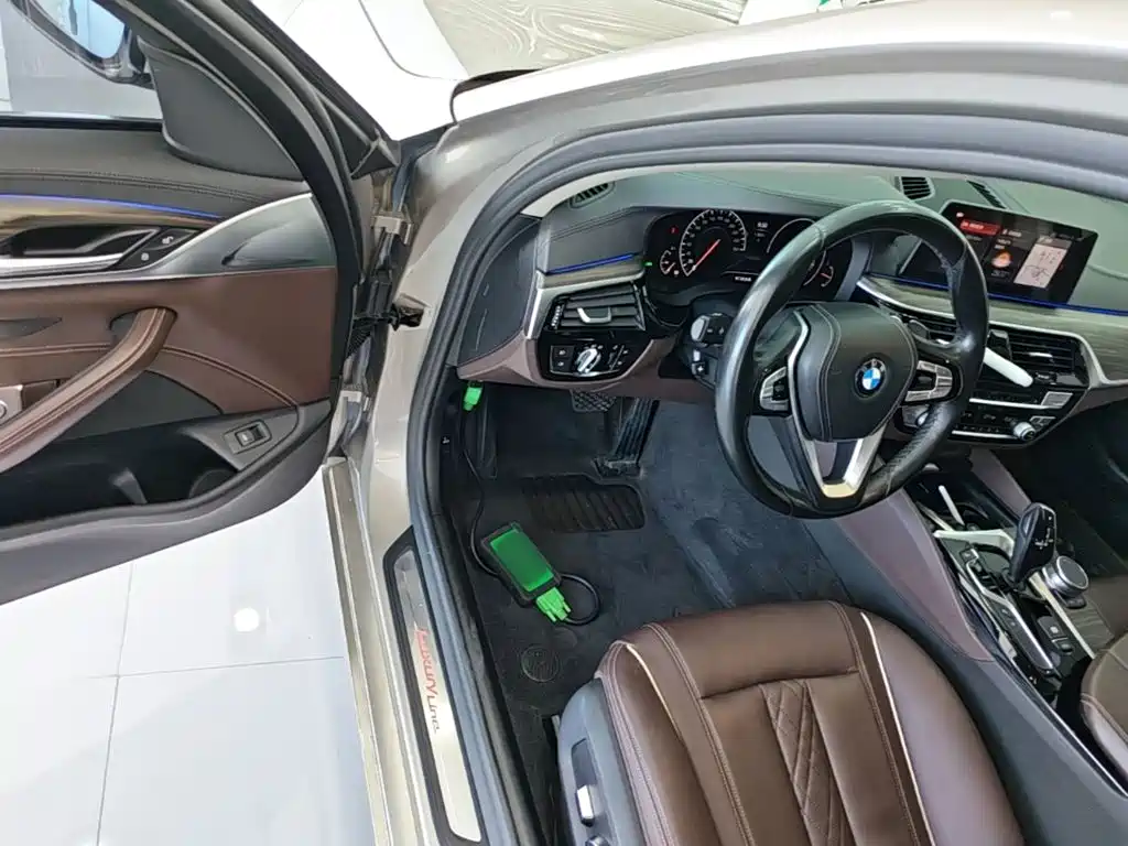 BMW 5 Series — миниатюра 16