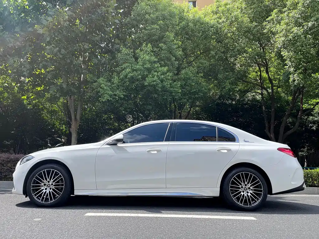 Mercedes-Benz C-Class — миниатюра 3