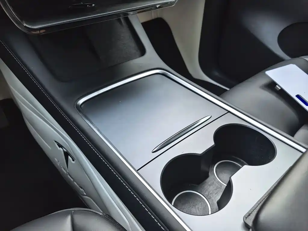 Tesla Model Y — фотографии объявления, Фото 13