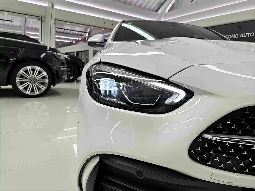 Mercedes-Benz C-Class — миниатюра 32
